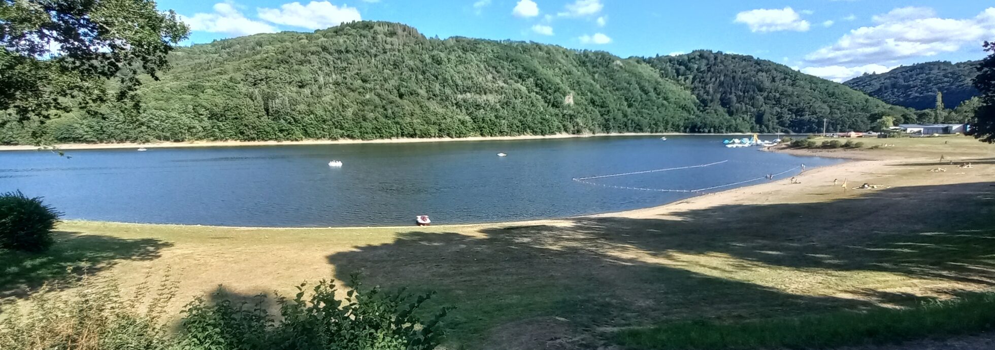 Baignade au lac de Confolant
