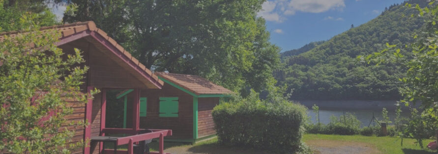 Camping de Confolant au bord du lac