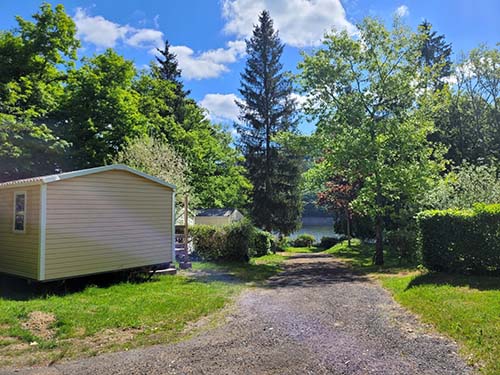 Logement places au lac de Confolant